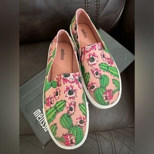 NEW Melissa Ground III Cactus Flower Scented Slip-on Sneakers Women's Size 6
